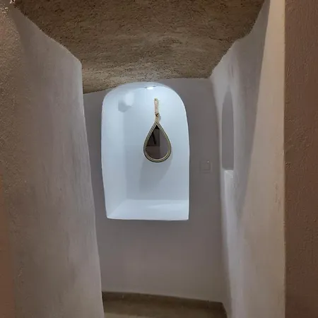 Luxury Cave * Mesaria
