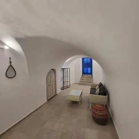 Luxury Cave * Mesaria