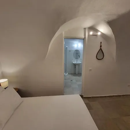 Luxury Cave Villa Mesaria