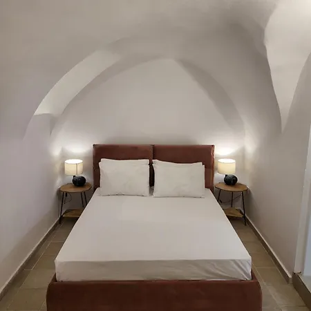 Luxury Cave Villa Mesaria