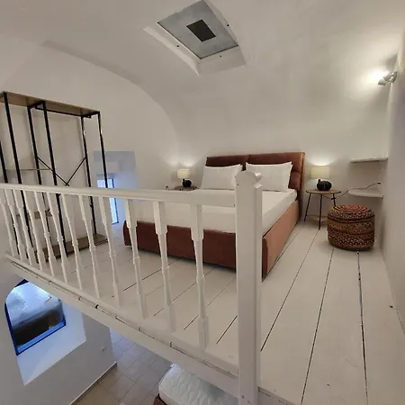 Luxury Cave Villa Mesaria
