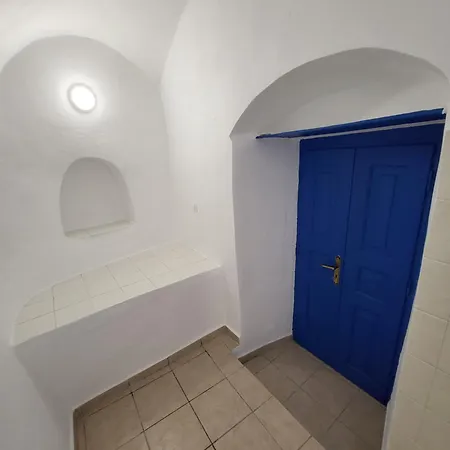 Luxury Cave *
