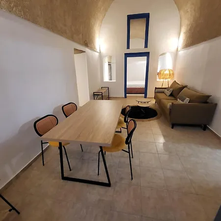 Villa Cave