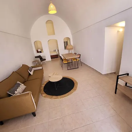 Villa Cave